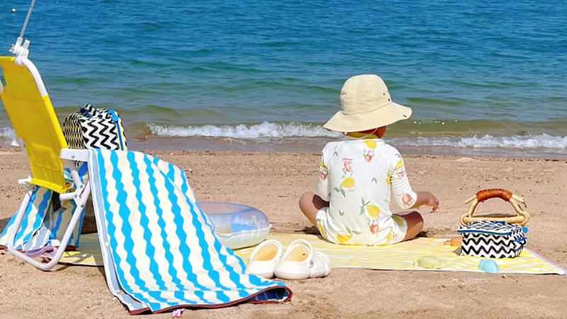 2025 beach towel colors palette