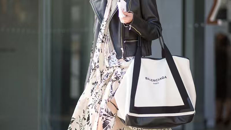 custom branded tote bag details