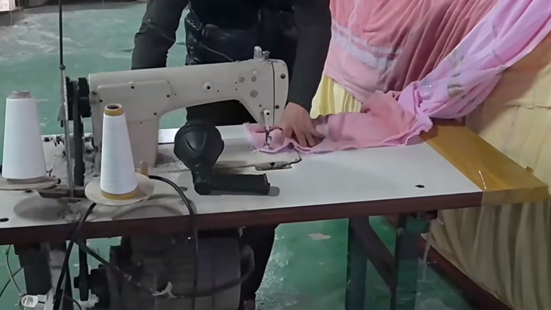 hemming and finishing jacquard towels